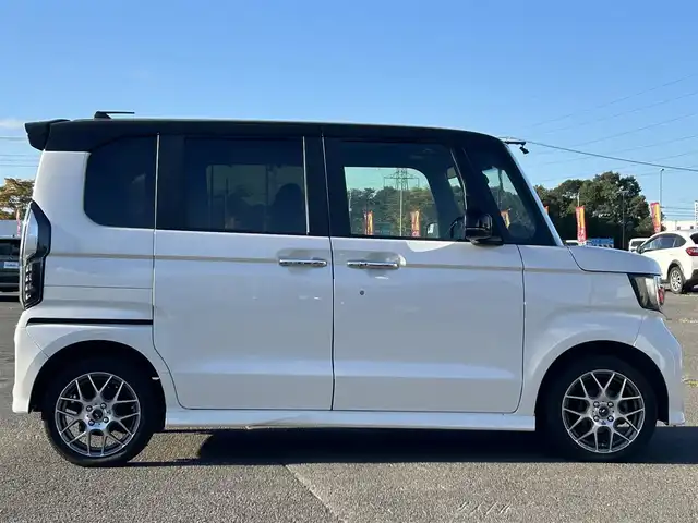 ホンダ Ｎ ＢＯＸ カスタム G EX ターボ ホンダセンシング 道央・札幌 2017(平29)年 8.2万km プレミアムホワイトパールⅡ ４WD/純正ディーラーOPナビ/CD/DVD/BT/フルセグ/ホンダセンシング/衝突被害軽減ブレーキ/横滑り防止装置/アダプティブクルーズコントロール/レーンキープアシスト/リアコーナーセンサー/バックカメラ/ビルトインETC/ECONモード/両側パワースライドドア/前席シートヒーター/ハーフレザーシート/ステアリングリモコン/パドルシフト/プッシュスタート/スマートキー/純正リモートスタート/LEDヘッドライト/オートライト/オートハイビーム/フォグランプ/電動格納ミラー/ヒーテッドドアミラー/ウィンカーミラー/純正フロアマット