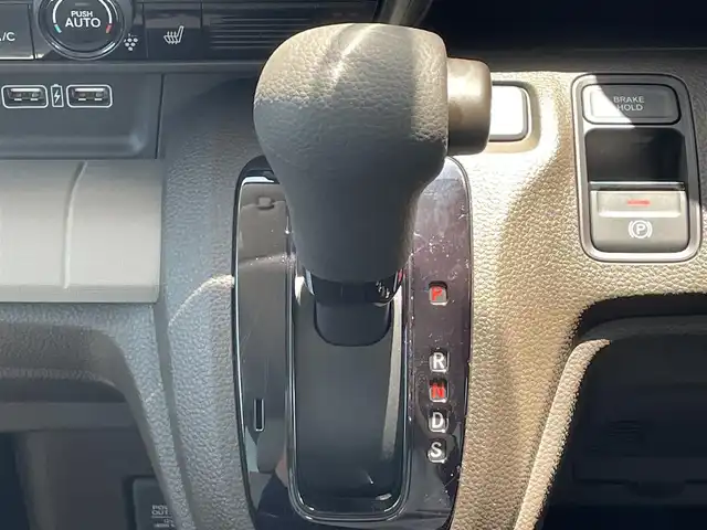 ホンダ Ｎ ＷＧＮ L 滋賀県 2023(令5)年 0.1万km プラチナホワイトパール 純正ナビ/・フルセグTV/・Bluetooth /・USB/バックカメラ/レーンキープアシスト/衝突軽減ブレーキ/前後ドライブレコーダー/シートヒーター/追従クルーズコントロール/プッシュスタート/スマートキー/電動パーキングブレーキ/オートブレーキホールド/オートリトラミラー/ドアバイザー/ＬＥＤヘッドライト/オートハイビーム/純正フロアマット