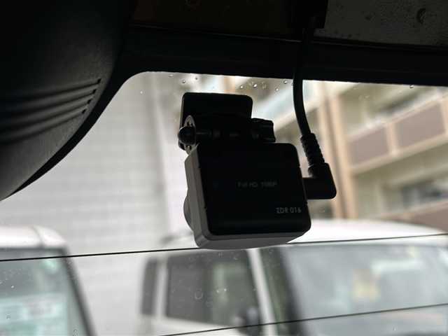 スズキ ワゴンＲ スティングレー HYBRID X 沖縄県 2018(平30)年 5.5万km ブレイブカーキP ワンオーナー/純正ナビ　/　（ＡＭ／ＦＭ／ＣＤ／ＤＶＤ／ＢＴ）　/フルセグＴＶ　/全周囲カメラ　/衝突軽減　/レーンキープ　/シートヒーター　/ＨＵＤ　/LEDヘッドライト/フォグ/オートライト　/純正フロアマット　/純正14インチAW　/スマートキー2本　/前後ドラレコ