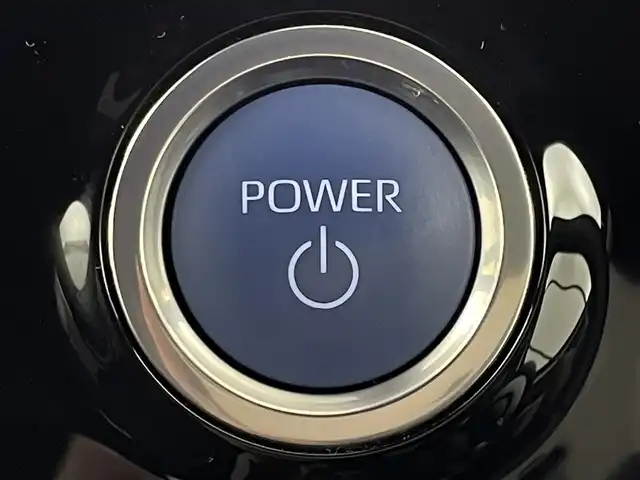 トヨタ ヴォクシー ハイブリッド S－Z 大阪府 2023(令5)年 1.3万km ホワイトパールクリスタルシャイン トヨタセーフティセンス/　・プリクラッシュセーフティ/　・レーンディパーチャーアラート/　・レーントレーシングアシスト/　・オートマチックハイビーム/　・レーダークルーズコントロール/　・ロードサインアシスト/純正メモリナビ/　　BT/USB/バックカメラ/両側パワースライドドア/LEDオートライト/フォグランプ/シートヒーター/純正17インチアルミホイール/クリアランスソナー/アイドリングストップ/スマートキー/ビルトインETC