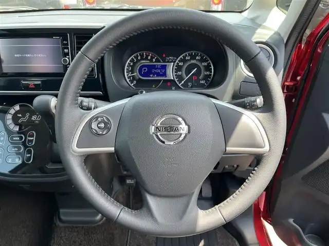 日産 デイズ ルークス ハイウェイスターX 滋賀県 2020(令2)年 4.1万km スパークリングレッドM 禁煙車/純正ナビ/CD/DVD/Bluetooth/フルセグTV/アラウンドビューカメラ/ETC/片側パワースライドドア/エマージェンシーブレーキ/オートライト/LED/オートハイビーム/純正アルミホイール/アイドリングストップ