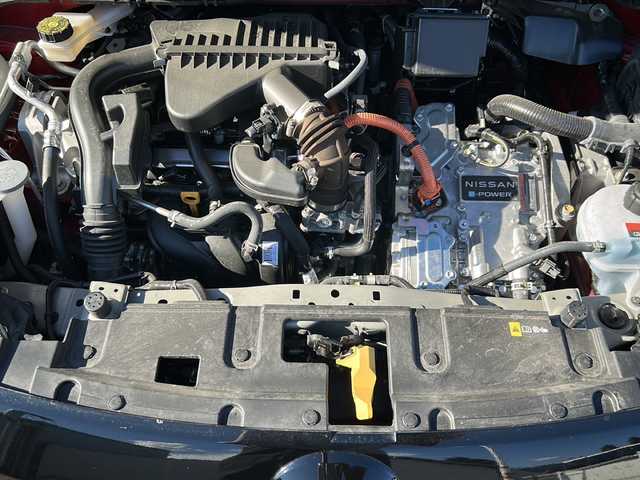 日産 オーラ G FOUR レザーエディション 福島県 2023(令5)年 2.2万km ガーネットレッド/スーパーブラック 2トーン 4WD 純正ナビ フルセグTV Bluetooth 全方位モニター 衝突軽減ブレーキ オートクルーズ追従有 シートヒーター ドライブレコーダー前後 オートハイビーム レザーシート ETC スマートキー ハンドルヒーター