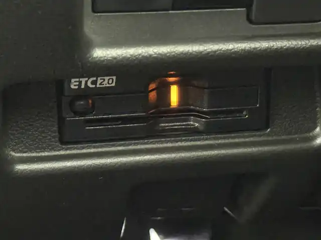 スズキ スペーシア カスタム HYBRID XS ターボ 愛知県 2024(令6)年 1.3万km ピュアホワイトパール/ブラック2トーン デュアルセンサーサポートブレーキII/・誤発進抑制機能/・後方誤発進抑制機能/・低速時ブレーキサポート/・パーキングセンサー/・車線逸脱警報機能/・車線逸脱抑制機能/・ふらつき警報機能/・発進お知らせ機能/・標識認識機能/・ヘッドアップディスプレイ/・アダプティブクルーズコントロール/・車線維持支援機能/純正9インチナビ/（Bluetooth/フルセグTV/DVD/USB/HDMI）/アルパイン後席用9インチモニター/全方位カメラ/ヘッドアップディスプレイ/シートヒーター/ステアリングヒーター/サーキュレーター/ETC2.0/テレビキャンセラー/パドルシフト/ロールサンシェード/電子パーキング/純正フロアマット/純正LEDライト/純正15インチAW/後席テーブル