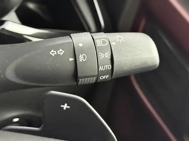 スズキ スペーシア カスタム HYBRID XS ターボ 愛知県 2024(令6)年 1.3万km ピュアホワイトパール/ブラック2トーン デュアルセンサーサポートブレーキII/・誤発進抑制機能/・後方誤発進抑制機能/・低速時ブレーキサポート/・パーキングセンサー/・車線逸脱警報機能/・車線逸脱抑制機能/・ふらつき警報機能/・発進お知らせ機能/・標識認識機能/・ヘッドアップディスプレイ/・アダプティブクルーズコントロール/・車線維持支援機能/純正9インチナビ/（Bluetooth/フルセグTV/DVD/USB/HDMI）/アルパイン後席用9インチモニター/全方位カメラ/ヘッドアップディスプレイ/シートヒーター/ステアリングヒーター/サーキュレーター/ETC2.0/テレビキャンセラー/パドルシフト/ロールサンシェード/電子パーキング/純正フロアマット/純正LEDライト/純正15インチAW/後席テーブル