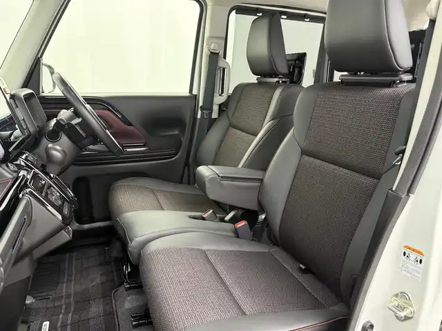 スズキ スペーシア カスタム HYBRID XS ターボ 愛知県 2024(令6)年 1.3万km ピュアホワイトパール/ブラック2トーン デュアルセンサーサポートブレーキII/・誤発進抑制機能/・後方誤発進抑制機能/・低速時ブレーキサポート/・パーキングセンサー/・車線逸脱警報機能/・車線逸脱抑制機能/・ふらつき警報機能/・発進お知らせ機能/・標識認識機能/・ヘッドアップディスプレイ/・アダプティブクルーズコントロール/・車線維持支援機能/純正9インチナビ/（Bluetooth/フルセグTV/DVD/USB/HDMI）/アルパイン後席用9インチモニター/全方位カメラ/ヘッドアップディスプレイ/シートヒーター/ステアリングヒーター/サーキュレーター/ETC2.0/テレビキャンセラー/パドルシフト/ロールサンシェード/電子パーキング/純正フロアマット/純正LEDライト/純正15インチAW/後席テーブル