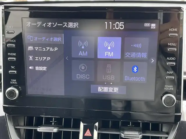 トヨタ カローラ クロス ハイブリッド Z 道央・札幌 2023(令5)年 4.5万km プラチナホワイトパールマイカ ・４WD/・衝突軽減ブレーキ/・純正ディスプレイオーディオ/　CD＆DVD＆BT＆USB＆TV/・全方位カメラ/・バックカメラ/・フロントカメラ/・サイドカメラ/・コーナーセンサー/・レーンキープアシスト/・レーダークルーズコントロール/・ハーフレザーシート/・パノラマサンルーフ/・前席シートヒーター/・オートエアコン/・オートライト/・ブラインドスポットモニター/・ドライブレコーダー/・オートリトラミラー/・パワーバックドア/・AC100V/・ビルトインETC/・プッシュスタート/・スマートキー/・純正フロアマット/・ドアバイザー/・ウィンカーミラー/・フォグライト/・LEDヘッドライト