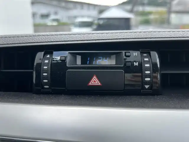 トヨタ ハイラックス Z 佐賀県 2019(平31)年 7.8万km アティチュードブラックマイカ ワンオーナー/プリクラッシュセーフティ/レーンディパーチャーアラート/クルーズコントロール/純正SDナビ/・バックカメラ/・フルセグTV/BT/CD/DVD/純正ドラレコ(DRT-H68A)/ハードトノカバー/純正17インチAW/LEDヘッドライト/オートライト/ETC/オーバーフェンダー取付(検査記録あり)/スペアキー×1/取扱説明書/保証書