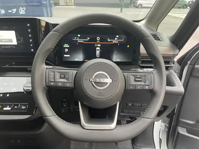 日産 セレナ e－パワー ハイウェイスター V 滋賀県 2025(令7)年 0.1万km未満 プリズムホワイト 純正12.3インチナビ/【Bluetooth/USB/HDMI/フルセグTV】/全方位カメラ/プロパイロット/クリアランスソナー/ブラインドスポットワーニング/衝突軽減ブレーキ/両側パワースライドドア/LEDヘッドライト/オートライト/オートマチックハイビーム/ビルトインETC2.0/ハーフレザーシート/前後ドライブレコーダー/デジタルインナーミラー/ワイヤレス充電/プッシュスタート/スマートキー/ステアリングリモコン