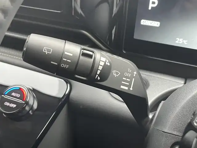 日産 セレナ e－パワー ハイウェイスター V 滋賀県 2025(令7)年 0.1万km未満 プリズムホワイト 純正12.3インチナビ/【Bluetooth/USB/HDMI/フルセグTV】/全方位カメラ/プロパイロット/クリアランスソナー/ブラインドスポットワーニング/衝突軽減ブレーキ/両側パワースライドドア/LEDヘッドライト/オートライト/オートマチックハイビーム/ビルトインETC2.0/ハーフレザーシート/前後ドライブレコーダー/デジタルインナーミラー/ワイヤレス充電/プッシュスタート/スマートキー/ステアリングリモコン