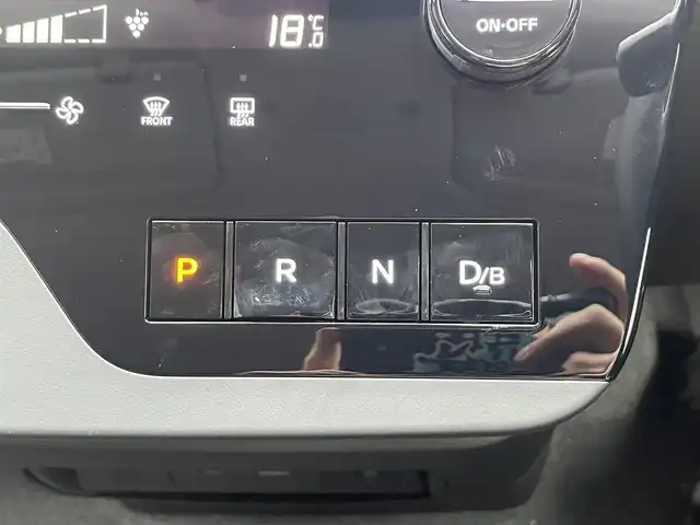 日産 セレナ e－パワー ハイウェイスター V 滋賀県 2025(令7)年 0.1万km未満 プリズムホワイト 純正12.3インチナビ/【Bluetooth/USB/HDMI/フルセグTV】/全方位カメラ/プロパイロット/クリアランスソナー/ブラインドスポットワーニング/衝突軽減ブレーキ/両側パワースライドドア/LEDヘッドライト/オートライト/オートマチックハイビーム/ビルトインETC2.0/ハーフレザーシート/前後ドライブレコーダー/デジタルインナーミラー/ワイヤレス充電/プッシュスタート/スマートキー/ステアリングリモコン