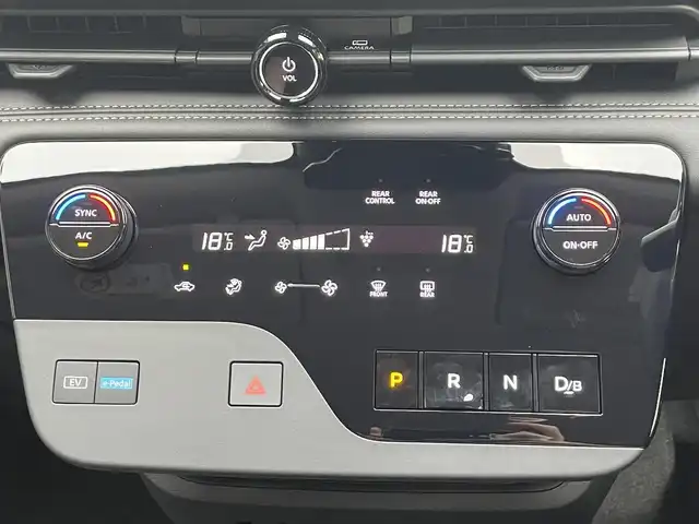 日産 セレナ e－パワー ハイウェイスター V 滋賀県 2025(令7)年 0.1万km未満 プリズムホワイト 純正12.3インチナビ/【Bluetooth/USB/HDMI/フルセグTV】/全方位カメラ/プロパイロット/クリアランスソナー/ブラインドスポットワーニング/衝突軽減ブレーキ/両側パワースライドドア/LEDヘッドライト/オートライト/オートマチックハイビーム/ビルトインETC2.0/ハーフレザーシート/前後ドライブレコーダー/デジタルインナーミラー/ワイヤレス充電/プッシュスタート/スマートキー/ステアリングリモコン