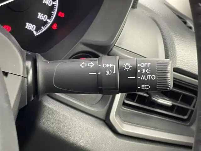 ホンダ ＷＲ－Ｖ Z+ 埼玉県 2024(令6)年 0.1万km プラチナホワイトパール 純正ナビ　バックカメラ　ホンダセンシング　アダクティブクルーズコントロール　純正フロアマット　純正アルミホイール　オートライト　スマートキー　ハーフレザーシート　ＬＥＤヘッドライト　地デジフルセグ