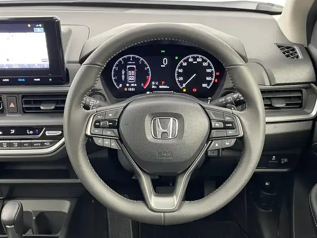ホンダ ＷＲ－Ｖ Z+ 埼玉県 2024(令6)年 0.1万km プラチナホワイトパール 純正ナビ　バックカメラ　ホンダセンシング　アダクティブクルーズコントロール　純正フロアマット　純正アルミホイール　オートライト　スマートキー　ハーフレザーシート　ＬＥＤヘッドライト　地デジフルセグ
