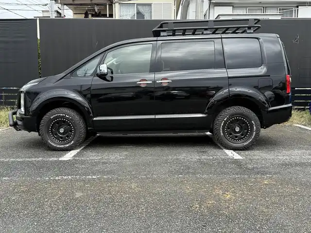 三菱 デリカＤ：５ P 埼玉県 2020(令2)年 3万km ダイヤモンドブラックマイカ ＜GIGEARオフロードカスタム＞/1.5インチリフトアップ（純正あり）/フロントグリルガード＆LEDフォグライト/3インチブルバー/オーバーフェンダー/ルーフラック【アルミブラック】/リアラダー/＜その他＞/社外１６インチＡＷ/社外メモリナビ【KENWOOD】/Bluetoothオーディオ/フルセグテレビ/フリップダウンモニター/ETC/ドライブレコーダー【コムテック】/全方位カメラ/電動オートサイドステップ/両側パワースライドドア/パワーバックドア/パワーシート（D席、N席)/シートヒーター/シートカバー【Clazzio】/クルーズコントロール（追従機能付)/パドルシフト/プッシュスタート/LEDヘッドライト/スマートキー×2