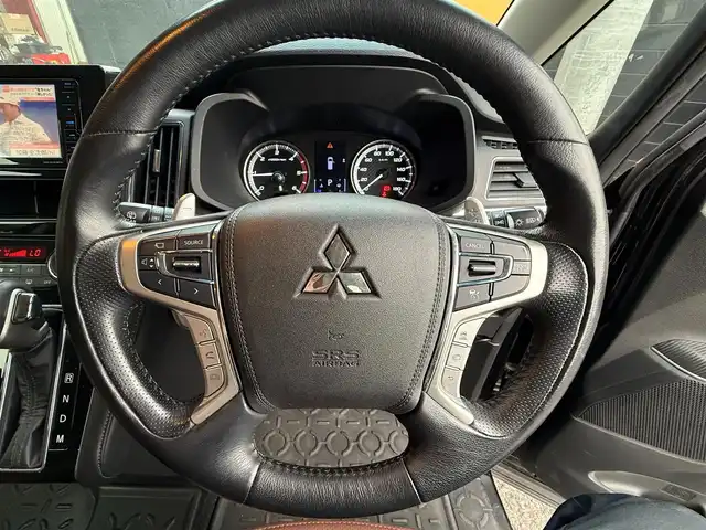 三菱 デリカＤ：５ P 埼玉県 2020(令2)年 3万km ダイヤモンドブラックマイカ ＜GIGEARオフロードカスタム＞/1.5インチリフトアップ（純正あり）/フロントグリルガード＆LEDフォグライト/3インチブルバー/オーバーフェンダー/ルーフラック【アルミブラック】/リアラダー/＜その他＞/社外１６インチＡＷ/社外メモリナビ【KENWOOD】/Bluetoothオーディオ/フルセグテレビ/フリップダウンモニター/ETC/ドライブレコーダー【コムテック】/全方位カメラ/電動オートサイドステップ/両側パワースライドドア/パワーバックドア/パワーシート（D席、N席)/シートヒーター/シートカバー【Clazzio】/クルーズコントロール（追従機能付)/パドルシフト/プッシュスタート/LEDヘッドライト/スマートキー×2