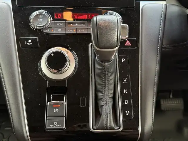 三菱 デリカＤ：５ P 埼玉県 2020(令2)年 3万km ダイヤモンドブラックマイカ ＜GIGEARオフロードカスタム＞/1.5インチリフトアップ（純正あり）/フロントグリルガード＆LEDフォグライト/3インチブルバー/オーバーフェンダー/ルーフラック【アルミブラック】/リアラダー/＜その他＞/社外１６インチＡＷ/社外メモリナビ【KENWOOD】/Bluetoothオーディオ/フルセグテレビ/フリップダウンモニター/ETC/ドライブレコーダー【コムテック】/全方位カメラ/電動オートサイドステップ/両側パワースライドドア/パワーバックドア/パワーシート（D席、N席)/シートヒーター/シートカバー【Clazzio】/クルーズコントロール（追従機能付)/パドルシフト/プッシュスタート/LEDヘッドライト/スマートキー×2