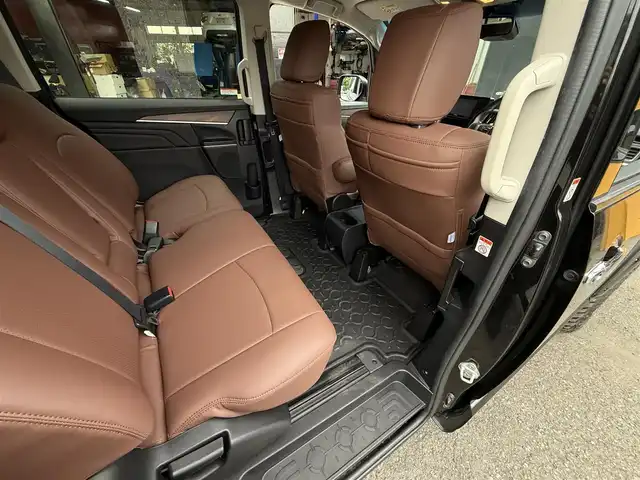 三菱 デリカＤ：５ P 埼玉県 2020(令2)年 3万km ダイヤモンドブラックマイカ ＜GIGEARオフロードカスタム＞/1.5インチリフトアップ（純正あり）/フロントグリルガード＆LEDフォグライト/3インチブルバー/オーバーフェンダー/ルーフラック【アルミブラック】/リアラダー/＜その他＞/社外１６インチＡＷ/社外メモリナビ【KENWOOD】/Bluetoothオーディオ/フルセグテレビ/フリップダウンモニター/ETC/ドライブレコーダー【コムテック】/全方位カメラ/電動オートサイドステップ/両側パワースライドドア/パワーバックドア/パワーシート（D席、N席)/シートヒーター/シートカバー【Clazzio】/クルーズコントロール（追従機能付)/パドルシフト/プッシュスタート/LEDヘッドライト/スマートキー×2