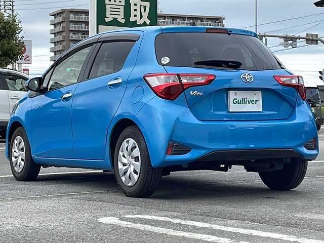 トヨタ ヴィッツ F セーフティエディション 徳島県 2018(平30)年 7.1万km クリアブルークリスタルシャイン 純正ナビ　NSCD-W66/（ラジオ/CD/SD/BT/AUX/ワンセグ）/ドアバイザー/前方ドライブレコーダー/純正フロアマット/オートライト/ハロゲンヘッドライト/レーンキープアシスト/横滑り防止装置/衝突被害軽減システム/スペアキー/スマートキー/新車時保証書