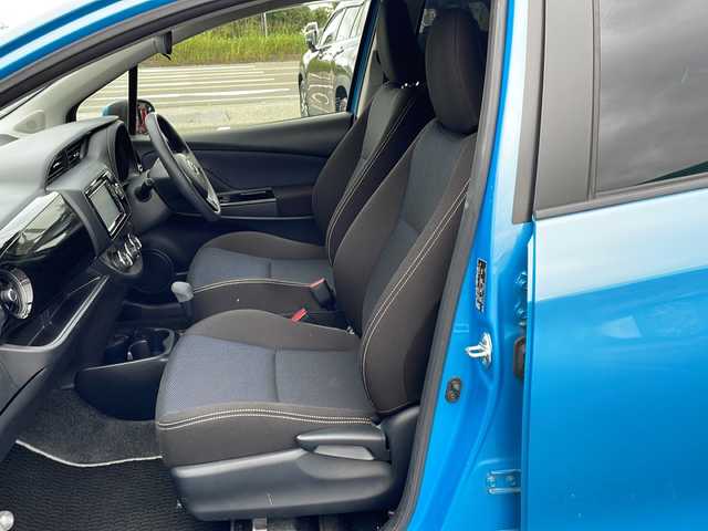 トヨタ ヴィッツ F セーフティエディション 徳島県 2018(平30)年 7.1万km クリアブルークリスタルシャイン 純正ナビ　NSCD-W66/（ラジオ/CD/SD/BT/AUX/ワンセグ）/ドアバイザー/前方ドライブレコーダー/純正フロアマット/オートライト/ハロゲンヘッドライト/レーンキープアシスト/横滑り防止装置/衝突被害軽減システム/スペアキー/スマートキー/新車時保証書