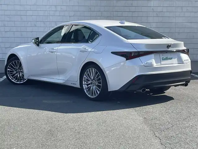 レクサス ＩＳ 300h バージョンL 愛知県 2021(令3)年 3.8万km ソニッククォーツ ワンオーナー/禁煙車/純正メモリナビ/　AM/FM/CD/DVD/BT/フルセグ/バック・全周囲カメラ/前後ドライブレコーダー/前席パワーシート/前席エアシート/シートヒーター/D席ポジションメモリシート/革巻きステアリング/ステアリングヒーター/パドルシフト/電子パーキング/リアサンシェード/ビルトインETC2.0/クルーズコントロール（ACC）/レーンキープアシスト（LDA/LTA）/プリクラッシュセーフティ（PCS）/前後クリアランスソナー（ICS）/横滑り防止装置/オートマチックハイビーム（AHB）/オートライト/三眼LEDヘッドライト/純正19インチAW/純正フロアマット/W＋サイドエアバック/取説/保証書/スペアキー/カードキー