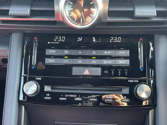 レクサス ＩＳ 300h バージョンL 愛知県 2021(令3)年 3.8万km ソニッククォーツ ワンオーナー/禁煙車/純正メモリナビ/　AM/FM/CD/DVD/BT/フルセグ/バック・全周囲カメラ/前後ドライブレコーダー/前席パワーシート/前席エアシート/シートヒーター/D席ポジションメモリシート/革巻きステアリング/ステアリングヒーター/パドルシフト/電子パーキング/リアサンシェード/ビルトインETC2.0/クルーズコントロール（ACC）/レーンキープアシスト（LDA/LTA）/プリクラッシュセーフティ（PCS）/前後クリアランスソナー（ICS）/横滑り防止装置/オートマチックハイビーム（AHB）/オートライト/三眼LEDヘッドライト/純正19インチAW/純正フロアマット/W＋サイドエアバック/取説/保証書/スペアキー/カードキー