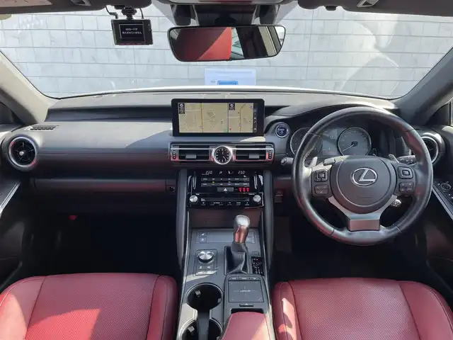 レクサス ＩＳ 300h バージョンL 愛知県 2021(令3)年 3.8万km ソニッククォーツ ワンオーナー/禁煙車/純正メモリナビ/　AM/FM/CD/DVD/BT/フルセグ/バック・全周囲カメラ/前後ドライブレコーダー/前席パワーシート/前席エアシート/シートヒーター/D席ポジションメモリシート/革巻きステアリング/ステアリングヒーター/パドルシフト/電子パーキング/リアサンシェード/ビルトインETC2.0/クルーズコントロール（ACC）/レーンキープアシスト（LDA/LTA）/プリクラッシュセーフティ（PCS）/前後クリアランスソナー（ICS）/横滑り防止装置/オートマチックハイビーム（AHB）/オートライト/三眼LEDヘッドライト/純正19インチAW/純正フロアマット/W＋サイドエアバック/取説/保証書/スペアキー/カードキー