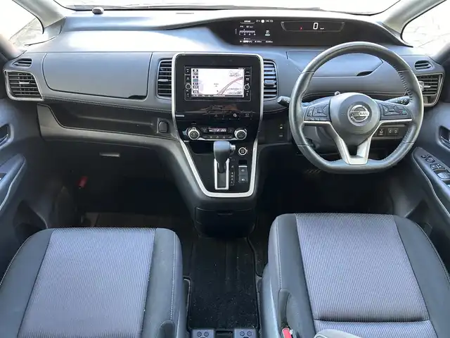 日産 セレナ ハイウェイスターVセレクションⅡ 大阪府 2018(平30)年 4.4万km アズライトブルー プロパイロット/インテリジェントパーキングアシスト/衝突被害軽減ブレーキ/踏み間違い衝突防止アシスト/車線逸脱警報/ALPINEフリップダウンモニター/純正ナビ/　CD/DVD/BT/フルセグTV/インテリジェントアラウンドビューモニター/バックカメラ/両側パワースライドドア/LEDヘッドライト/フォグランプ/純正16インチアルミホイール/前後コーナーセンサー/インテリジェントルームミラー/スマートキー/ETC/電動格納ウィンカーミラー/ステアリングスイッチ/フロアマット