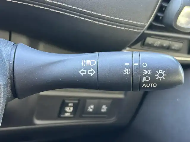 日産 セレナ ハイウェイスターVセレクションⅡ 大阪府 2018(平30)年 4.4万km アズライトブルー プロパイロット/インテリジェントパーキングアシスト/衝突被害軽減ブレーキ/踏み間違い衝突防止アシスト/車線逸脱警報/ALPINEフリップダウンモニター/純正ナビ/　CD/DVD/BT/フルセグTV/インテリジェントアラウンドビューモニター/バックカメラ/両側パワースライドドア/LEDヘッドライト/フォグランプ/純正16インチアルミホイール/前後コーナーセンサー/インテリジェントルームミラー/スマートキー/ETC/電動格納ウィンカーミラー/ステアリングスイッチ/フロアマット