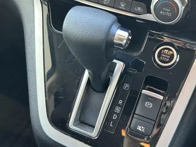 日産 セレナ ハイウェイスターVセレクションⅡ 大阪府 2018(平30)年 4.4万km アズライトブルー プロパイロット/インテリジェントパーキングアシスト/衝突被害軽減ブレーキ/踏み間違い衝突防止アシスト/車線逸脱警報/ALPINEフリップダウンモニター/純正ナビ/　CD/DVD/BT/フルセグTV/インテリジェントアラウンドビューモニター/バックカメラ/両側パワースライドドア/LEDヘッドライト/フォグランプ/純正16インチアルミホイール/前後コーナーセンサー/インテリジェントルームミラー/スマートキー/ETC/電動格納ウィンカーミラー/ステアリングスイッチ/フロアマット