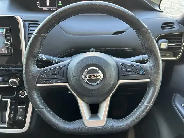 日産 セレナ ハイウェイスターVセレクションⅡ 大阪府 2018(平30)年 4.4万km アズライトブルー プロパイロット/インテリジェントパーキングアシスト/衝突被害軽減ブレーキ/踏み間違い衝突防止アシスト/車線逸脱警報/ALPINEフリップダウンモニター/純正ナビ/　CD/DVD/BT/フルセグTV/インテリジェントアラウンドビューモニター/バックカメラ/両側パワースライドドア/LEDヘッドライト/フォグランプ/純正16インチアルミホイール/前後コーナーセンサー/インテリジェントルームミラー/スマートキー/ETC/電動格納ウィンカーミラー/ステアリングスイッチ/フロアマット