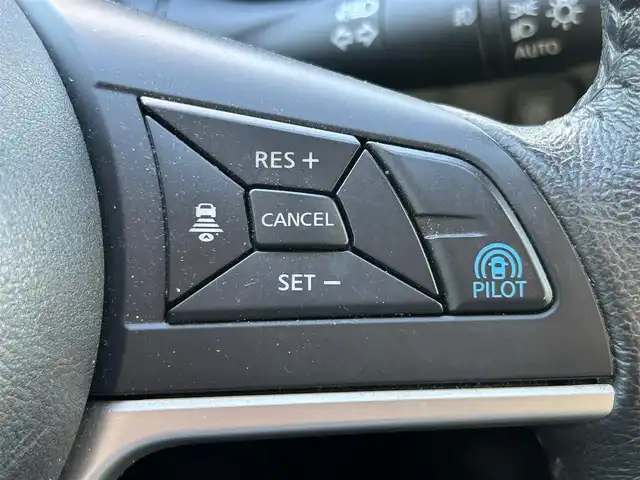 日産 セレナ ハイウェイスターVセレクションⅡ 大阪府 2018(平30)年 4.4万km アズライトブルー プロパイロット/インテリジェントパーキングアシスト/衝突被害軽減ブレーキ/踏み間違い衝突防止アシスト/車線逸脱警報/ALPINEフリップダウンモニター/純正ナビ/　CD/DVD/BT/フルセグTV/インテリジェントアラウンドビューモニター/バックカメラ/両側パワースライドドア/LEDヘッドライト/フォグランプ/純正16インチアルミホイール/前後コーナーセンサー/インテリジェントルームミラー/スマートキー/ETC/電動格納ウィンカーミラー/ステアリングスイッチ/フロアマット