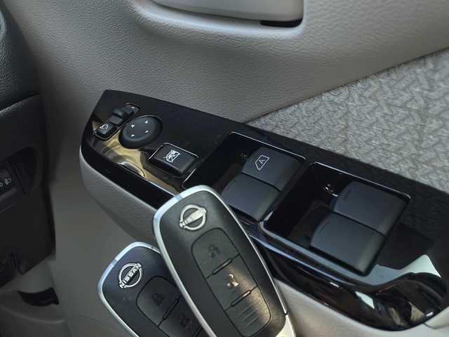 日産 デイズ X 青森県 2024(令6)年 0.4万km ブラック 4WD/純正9インチディスプレイオーディオ/AndroidAuto・AppleCarPlay/HDMI・AUX・Bluetooth/バックカメラ/前席シートヒーター/ステアリングヒーター/ステアリングリモコン/エマージェンシーブレーキ/車線逸脱警報/ハイビームアシスト/フロント・バックソナー/サイド・カーテンエアバッグ/純正フロアマット/インテリキー/プッシュスタート/純正14インチAW