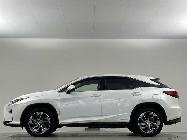 レクサス ＲＸ 450h バージョンL 埼玉県 2016(平28)年 6.7万km ソニッククォーツ ３眼ＬＥＤ　黒革　サンルーフ　純正１２．３型ナビ　温シート　エアシート　Ｂカメラ　ＢＳＭ　ＨＵＤ　ビルトインＥＴＣ２．０　パワーシート　電動リアゲート　追従走行　ＢＴ　ＵＳＢ　衝突被害軽減