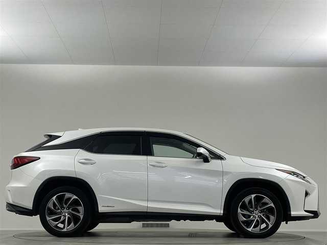 レクサス ＲＸ 450h バージョンL 埼玉県 2016(平28)年 6.7万km ソニッククォーツ ３眼ＬＥＤ　黒革　サンルーフ　純正１２．３型ナビ　温シート　エアシート　Ｂカメラ　ＢＳＭ　ＨＵＤ　ビルトインＥＴＣ２．０　パワーシート　電動リアゲート　追従走行　ＢＴ　ＵＳＢ　衝突被害軽減