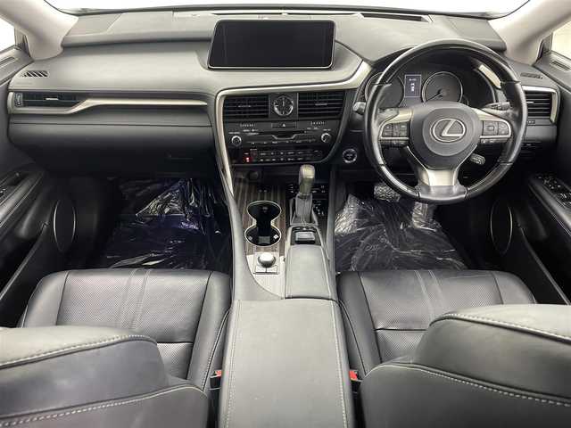 レクサス ＲＸ 450h バージョンL 埼玉県 2016(平28)年 6.7万km ソニッククォーツ ３眼ＬＥＤ　黒革　サンルーフ　純正１２．３型ナビ　温シート　エアシート　Ｂカメラ　ＢＳＭ　ＨＵＤ　ビルトインＥＴＣ２．０　パワーシート　電動リアゲート　追従走行　ＢＴ　ＵＳＢ　衝突被害軽減