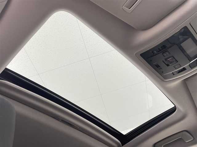 レクサス ＲＸ 450h バージョンL 埼玉県 2016(平28)年 6.7万km ソニッククォーツ ３眼ＬＥＤ　黒革　サンルーフ　純正１２．３型ナビ　温シート　エアシート　Ｂカメラ　ＢＳＭ　ＨＵＤ　ビルトインＥＴＣ２．０　パワーシート　電動リアゲート　追従走行　ＢＴ　ＵＳＢ　衝突被害軽減