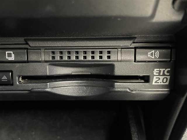 レクサス ＲＸ 450h バージョンL 埼玉県 2016(平28)年 6.7万km ソニッククォーツ ３眼ＬＥＤ　黒革　サンルーフ　純正１２．３型ナビ　温シート　エアシート　Ｂカメラ　ＢＳＭ　ＨＵＤ　ビルトインＥＴＣ２．０　パワーシート　電動リアゲート　追従走行　ＢＴ　ＵＳＢ　衝突被害軽減