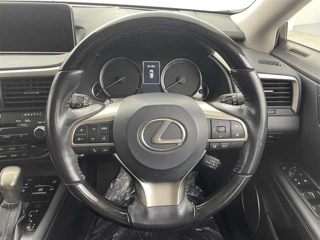 レクサス ＲＸ 450h バージョンL 埼玉県 2016(平28)年 6.7万km ソニッククォーツ ３眼ＬＥＤ　黒革　サンルーフ　純正１２．３型ナビ　温シート　エアシート　Ｂカメラ　ＢＳＭ　ＨＵＤ　ビルトインＥＴＣ２．０　パワーシート　電動リアゲート　追従走行　ＢＴ　ＵＳＢ　衝突被害軽減