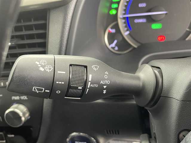 レクサス ＲＸ 450h バージョンL 埼玉県 2016(平28)年 6.7万km ソニッククォーツ ３眼ＬＥＤ　黒革　サンルーフ　純正１２．３型ナビ　温シート　エアシート　Ｂカメラ　ＢＳＭ　ＨＵＤ　ビルトインＥＴＣ２．０　パワーシート　電動リアゲート　追従走行　ＢＴ　ＵＳＢ　衝突被害軽減