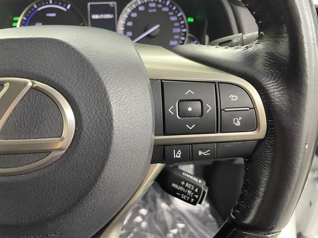 レクサス ＲＸ 450h バージョンL 埼玉県 2016(平28)年 6.7万km ソニッククォーツ ３眼ＬＥＤ　黒革　サンルーフ　純正１２．３型ナビ　温シート　エアシート　Ｂカメラ　ＢＳＭ　ＨＵＤ　ビルトインＥＴＣ２．０　パワーシート　電動リアゲート　追従走行　ＢＴ　ＵＳＢ　衝突被害軽減