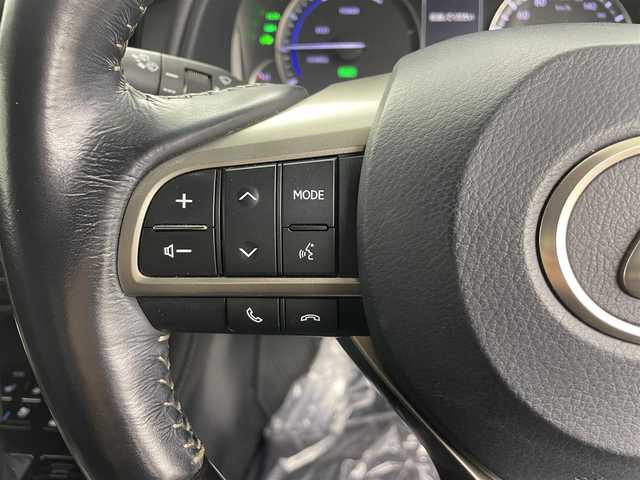 レクサス ＲＸ 450h バージョンL 埼玉県 2016(平28)年 6.7万km ソニッククォーツ ３眼ＬＥＤ　黒革　サンルーフ　純正１２．３型ナビ　温シート　エアシート　Ｂカメラ　ＢＳＭ　ＨＵＤ　ビルトインＥＴＣ２．０　パワーシート　電動リアゲート　追従走行　ＢＴ　ＵＳＢ　衝突被害軽減