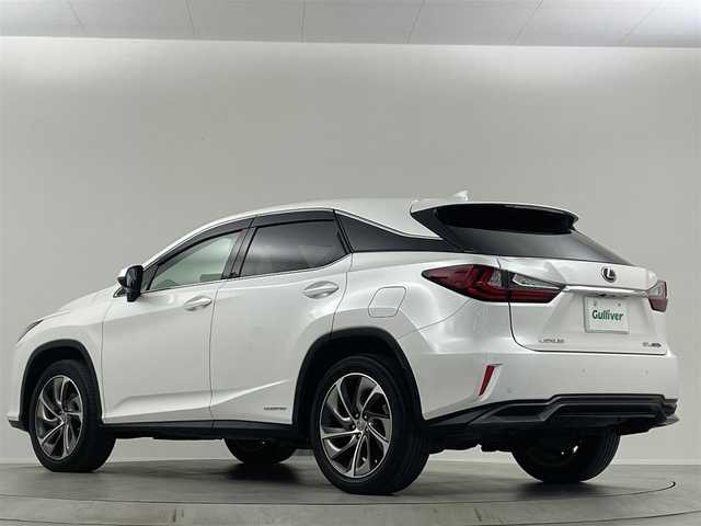 レクサス ＲＸ 450h バージョンL 埼玉県 2016(平28)年 6.7万km ソニッククォーツ ３眼ＬＥＤ　黒革　サンルーフ　純正１２．３型ナビ　温シート　エアシート　Ｂカメラ　ＢＳＭ　ＨＵＤ　ビルトインＥＴＣ２．０　パワーシート　電動リアゲート　追従走行　ＢＴ　ＵＳＢ　衝突被害軽減