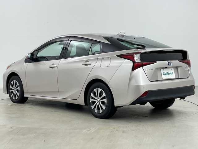 トヨタ プリウス A 道央・札幌 2019(令1)年 2.2万km スティールブロンドM ・4WD/・純正ナビ&TV&DVD&CD&BT&SD/・バックカメラ/・トヨタセーフティセンス/・レーダークルーズコントロール/・ヘッドアップディスプレイ/・D席パワーシート/・ビルトインETC2.0/・純正ドライブレコーダー/・ステアリングスィッチ/・純正ドライブレコーダー/・LEDヘッドライト/・オートライト/・スマートキー