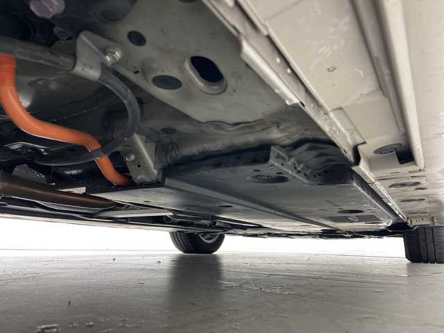 トヨタ プリウス A 道央・札幌 2019(令1)年 2.2万km スティールブロンドM ・4WD/・純正ナビ&TV&DVD&CD&BT&SD/・バックカメラ/・トヨタセーフティセンス/・レーダークルーズコントロール/・ヘッドアップディスプレイ/・D席パワーシート/・ビルトインETC2.0/・純正ドライブレコーダー/・ステアリングスィッチ/・純正ドライブレコーダー/・LEDヘッドライト/・オートライト/・スマートキー