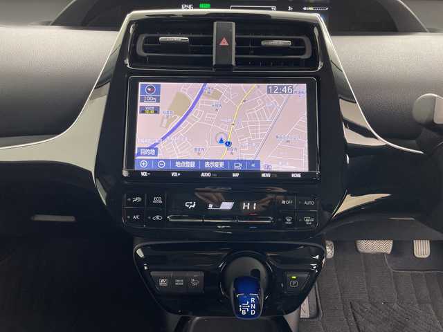 トヨタ プリウス A 道央・札幌 2019(令1)年 2.2万km スティールブロンドM ・4WD/・純正ナビ&TV&DVD&CD&BT&SD/・バックカメラ/・トヨタセーフティセンス/・レーダークルーズコントロール/・ヘッドアップディスプレイ/・D席パワーシート/・ビルトインETC2.0/・純正ドライブレコーダー/・ステアリングスィッチ/・純正ドライブレコーダー/・LEDヘッドライト/・オートライト/・スマートキー