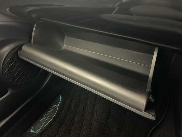 トヨタ プリウス A 道央・札幌 2019(令1)年 2.2万km スティールブロンドM ・4WD/・純正ナビ&TV&DVD&CD&BT&SD/・バックカメラ/・トヨタセーフティセンス/・レーダークルーズコントロール/・ヘッドアップディスプレイ/・D席パワーシート/・ビルトインETC2.0/・純正ドライブレコーダー/・ステアリングスィッチ/・純正ドライブレコーダー/・LEDヘッドライト/・オートライト/・スマートキー