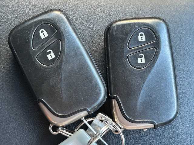 レクサス ＣＴ 200h 宮城県 2012(平24)年 6.7万km ホワイトパールクリスタルシャイン 登録時走行距離66937ｋｍ/Ｆスポーツ/純ナビ/・ワンセグテレビ/・CD/DVD/・AM/FM/・AUX/サンルーフ/クルーズコントロール/ＥＴＣ/ＬＥＤヘッドライト/バックカメラ/純正アルミホイール/ドライブレコーダー/オートライト/プッシュスタート/スマートキー/スペアキー/パドルシフト/シートヒーター（Ｄ＋Ｎ）/ステアリングヒーター/純正フロアマット