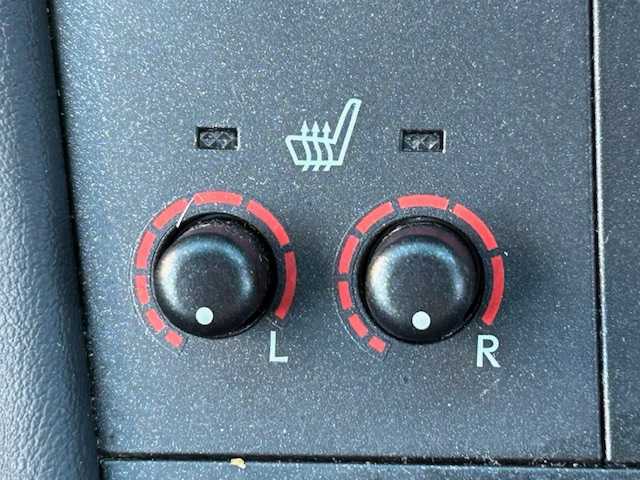 レクサス ＣＴ 200h 宮城県 2012(平24)年 6.7万km ホワイトパールクリスタルシャイン 登録時走行距離66937ｋｍ/Ｆスポーツ/純ナビ/・ワンセグテレビ/・CD/DVD/・AM/FM/・AUX/サンルーフ/クルーズコントロール/ＥＴＣ/ＬＥＤヘッドライト/バックカメラ/純正アルミホイール/ドライブレコーダー/オートライト/プッシュスタート/スマートキー/スペアキー/パドルシフト/シートヒーター（Ｄ＋Ｎ）/ステアリングヒーター/純正フロアマット