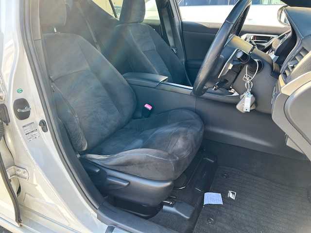 レクサス ＣＴ 200h 宮城県 2012(平24)年 6.7万km ホワイトパールクリスタルシャイン 登録時走行距離66937ｋｍ/Ｆスポーツ/純ナビ/・ワンセグテレビ/・CD/DVD/・AM/FM/・AUX/サンルーフ/クルーズコントロール/ＥＴＣ/ＬＥＤヘッドライト/バックカメラ/純正アルミホイール/ドライブレコーダー/オートライト/プッシュスタート/スマートキー/スペアキー/パドルシフト/シートヒーター（Ｄ＋Ｎ）/ステアリングヒーター/純正フロアマット