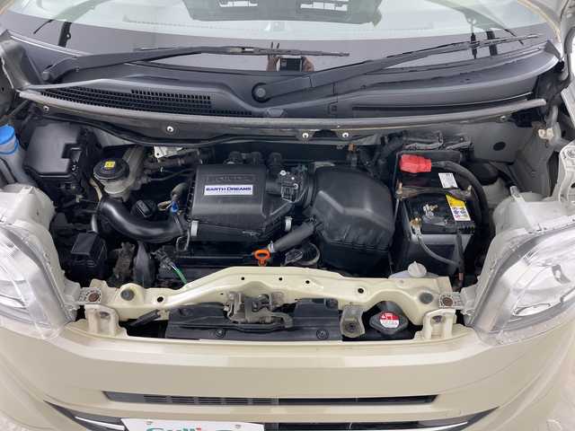 ホンダ Ｎ ＢＯＸ G SSパッケージ 道央・札幌 2017(平29)年 3.7万km プレミアムアイボリーP ・4WD/・純正ナビ（TV＆CD＆DVD＆BT＆SD）/・バックカメラ/・横滑り防止/・ステアリングスイッチ/・両側パワースライドドア/・D＋N席シートヒーター/・ビルトインETC/・オートライト/・HIDヘッドライト/・スマートキー/・積込純正AWキャップ付スタッドレス